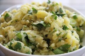 barbabietole bollite con erbe per potenza